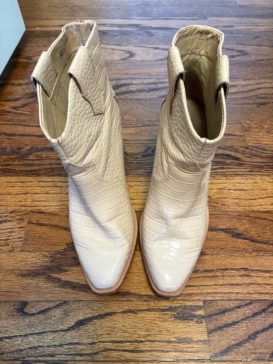 Shoes - Women’s Cream/Light Beige Croc-Embossed Western Ankle Boots